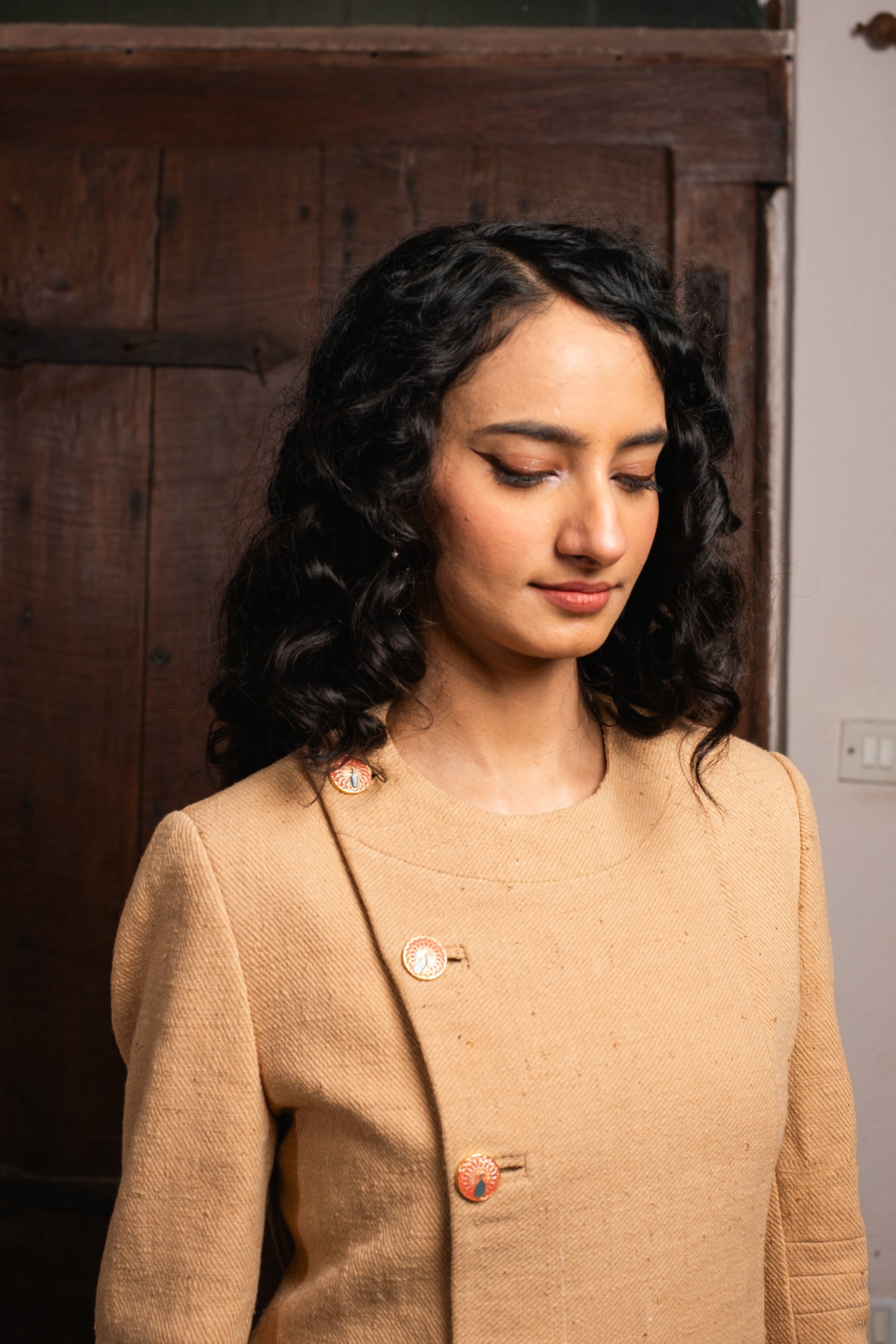 Shikra Khes Cropped Jacket~Brown