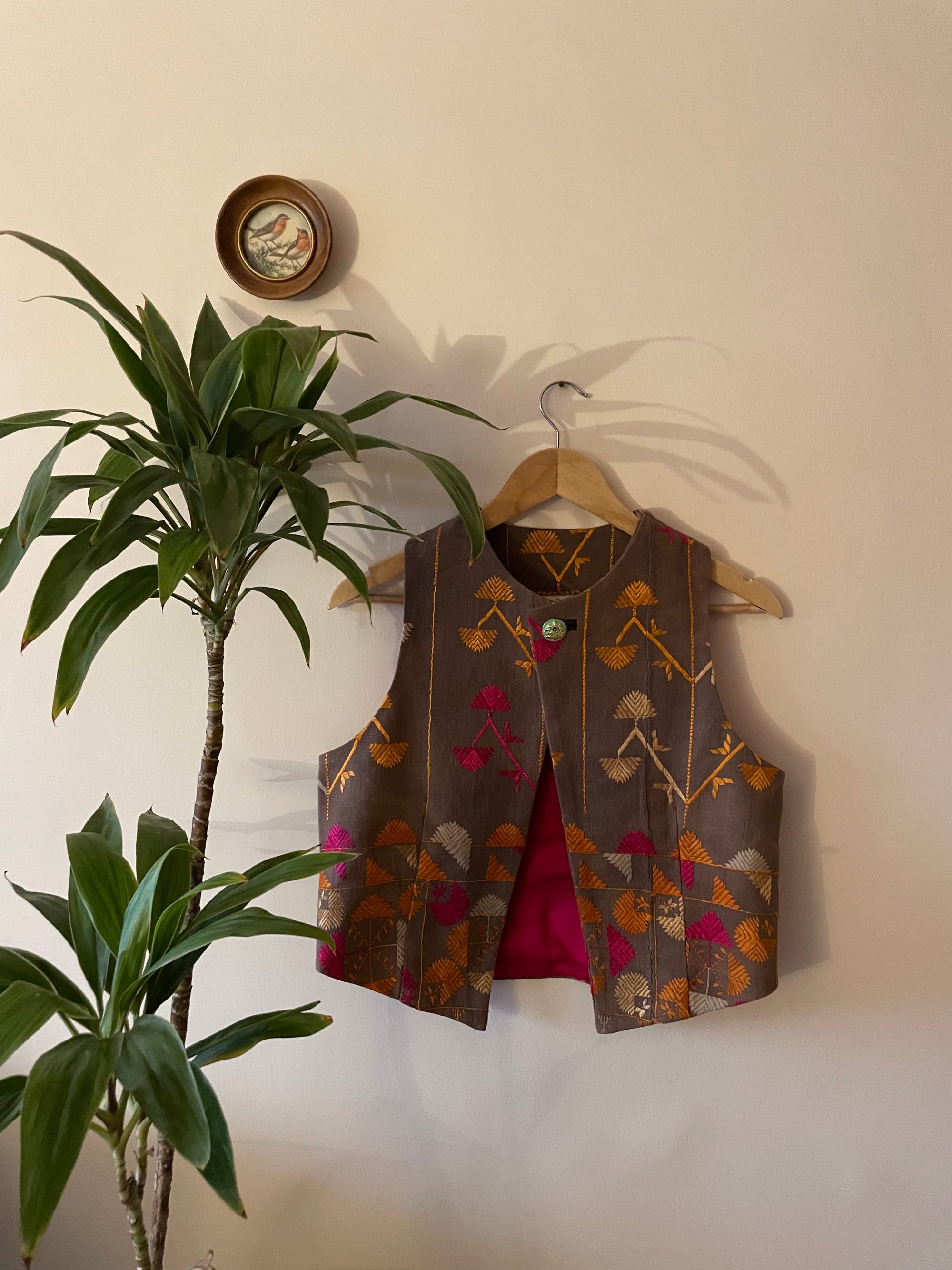 Chidiyaa Phulkari Sleeveless Jacket ~ US8
