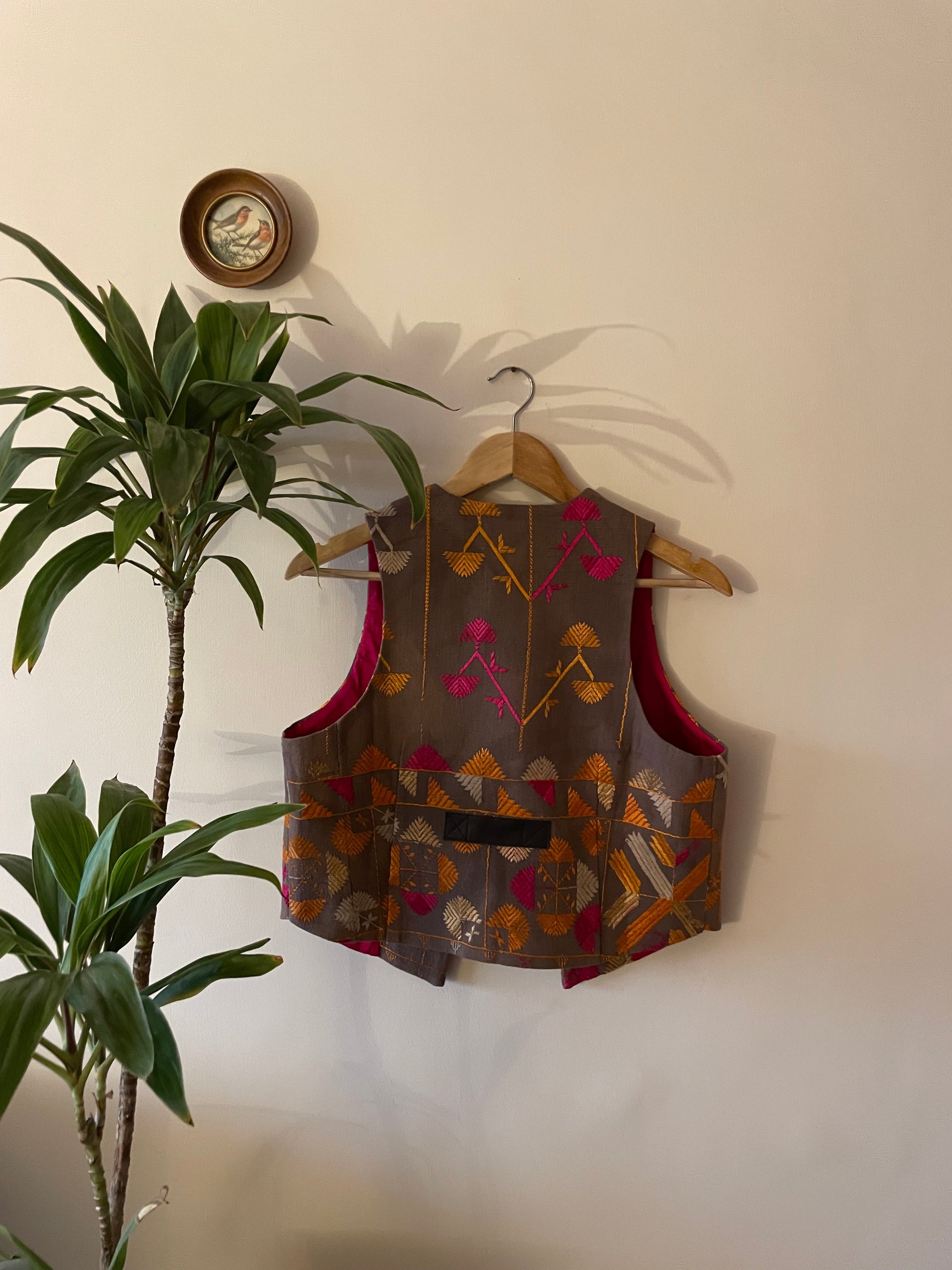Chidiyaa Phulkari Sleeveless Jacket ~ US8