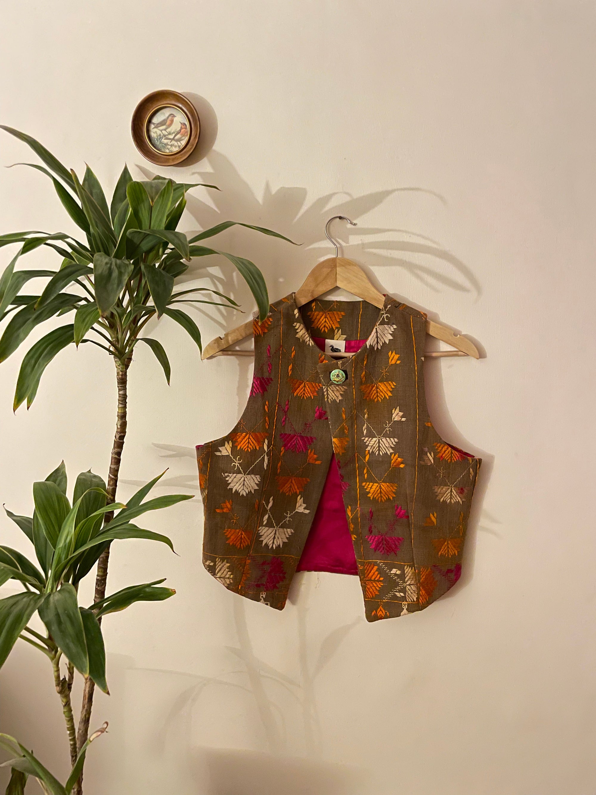 Chidiyaa Phulkari Sleeveless Jacket ~ US8