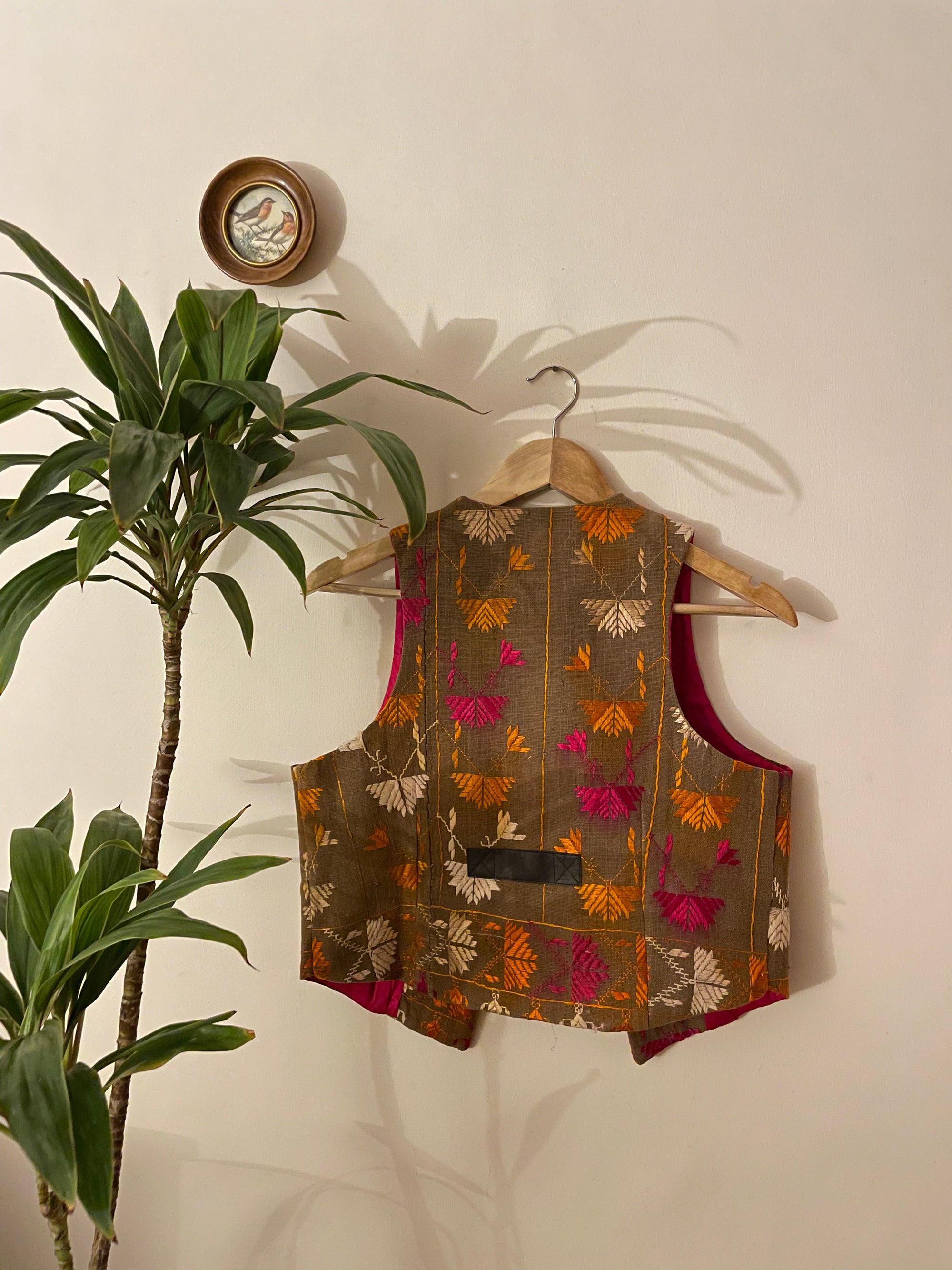 Chidiyaa Phulkari Sleeveless Jacket ~ US8