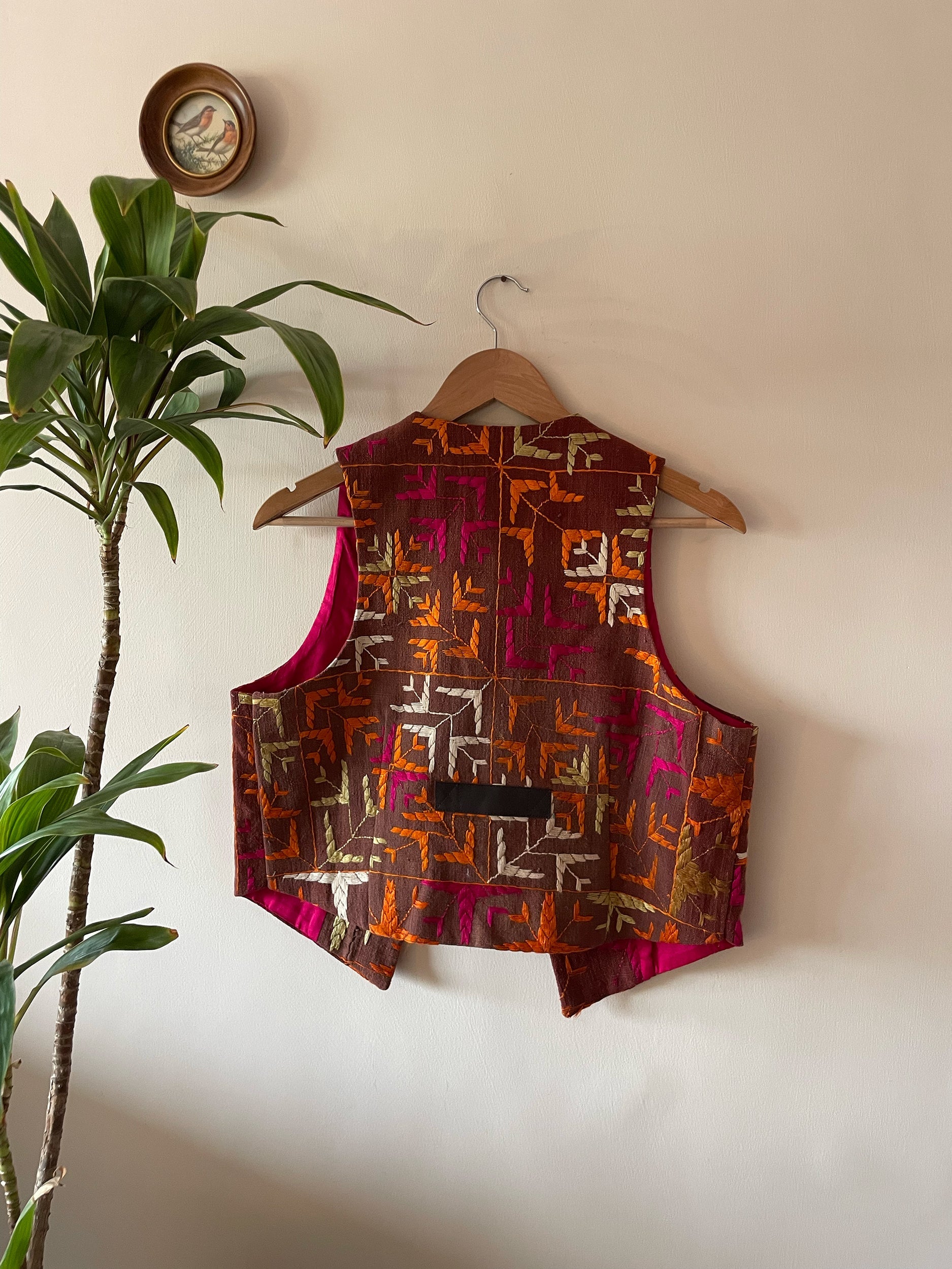 Chidiyaa Phulkari Sleeveless Jacket ~ US10