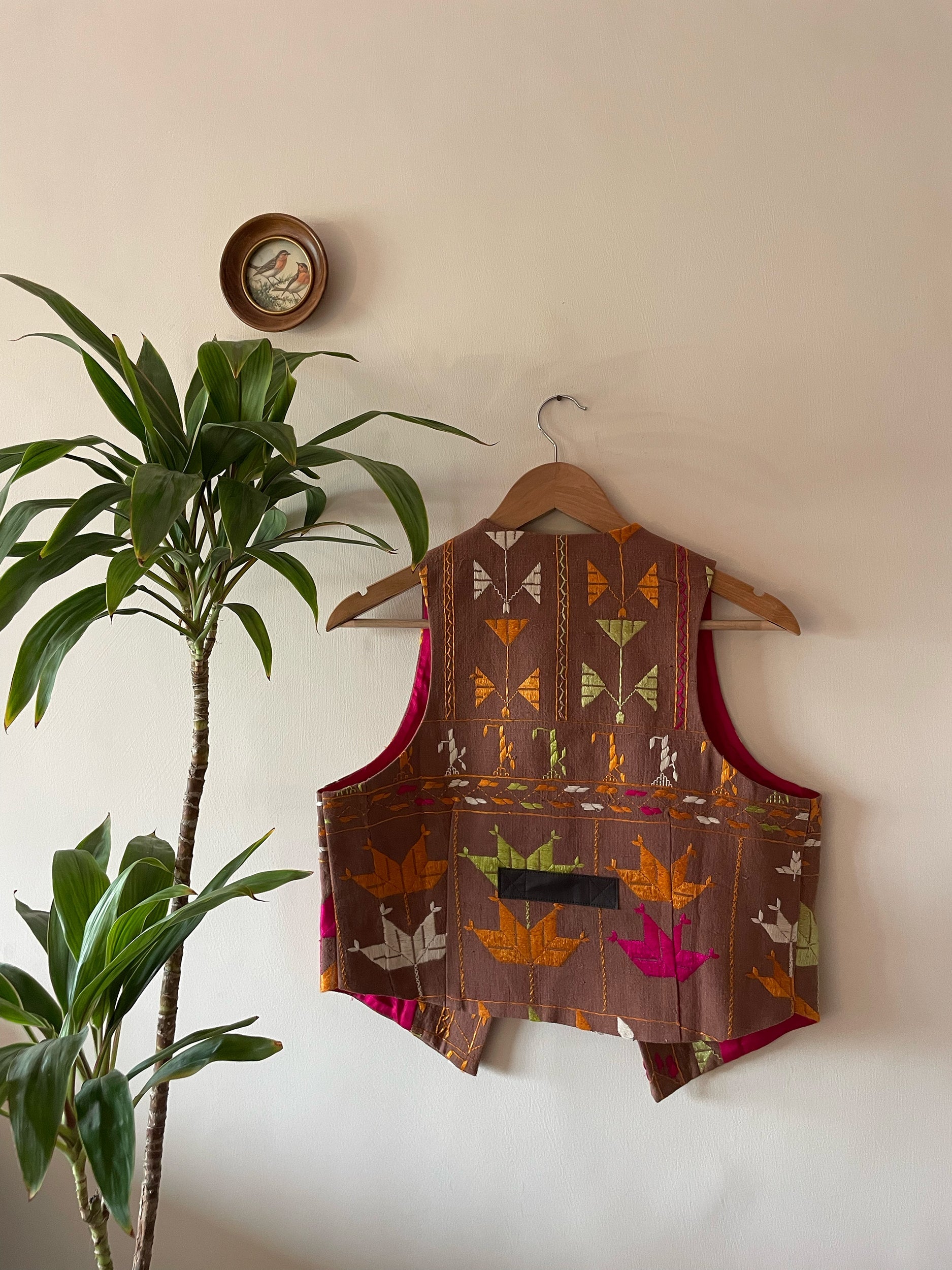 Chidiyaa Phulkari Sleeveless Jacket ~ US10