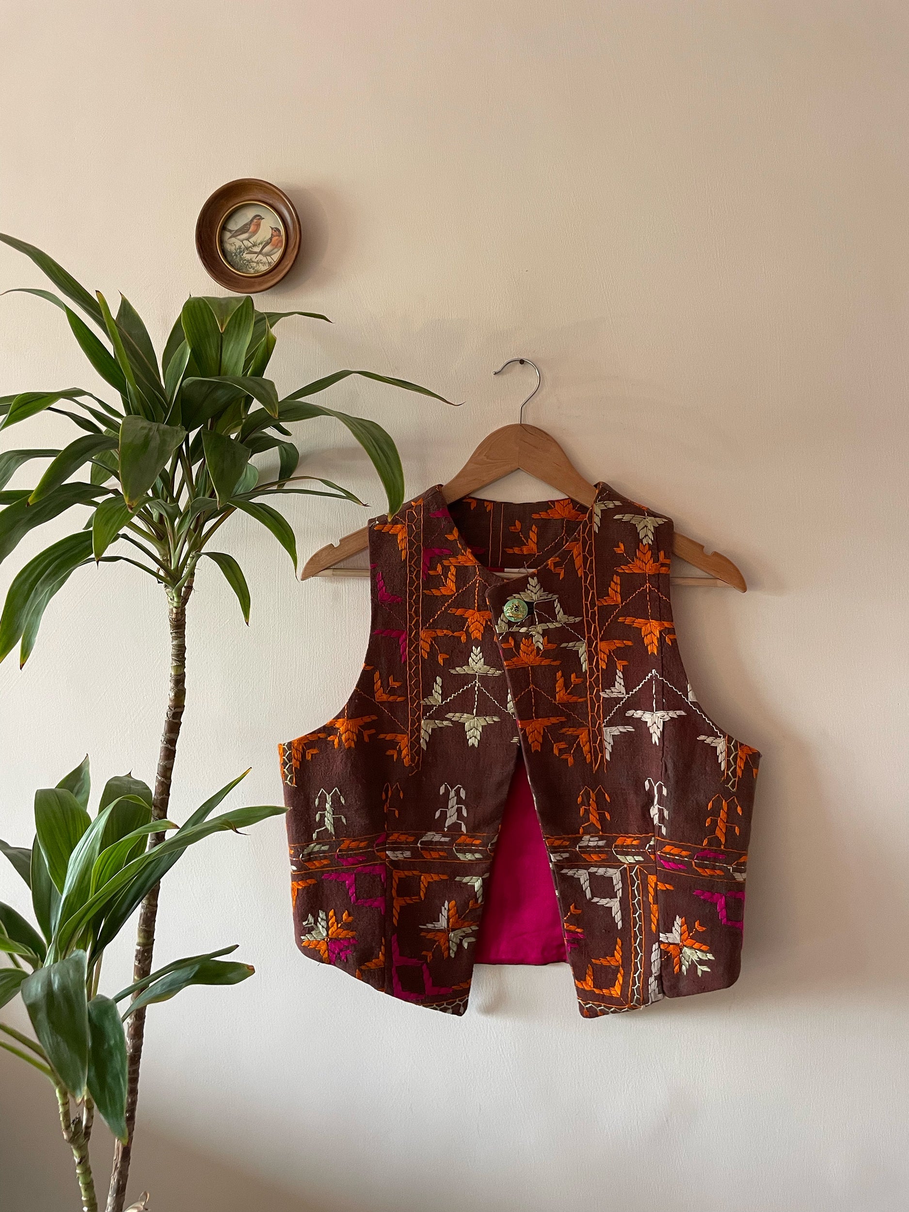 Chidiyaa Phulkari Sleeveless Jacket ~ US10