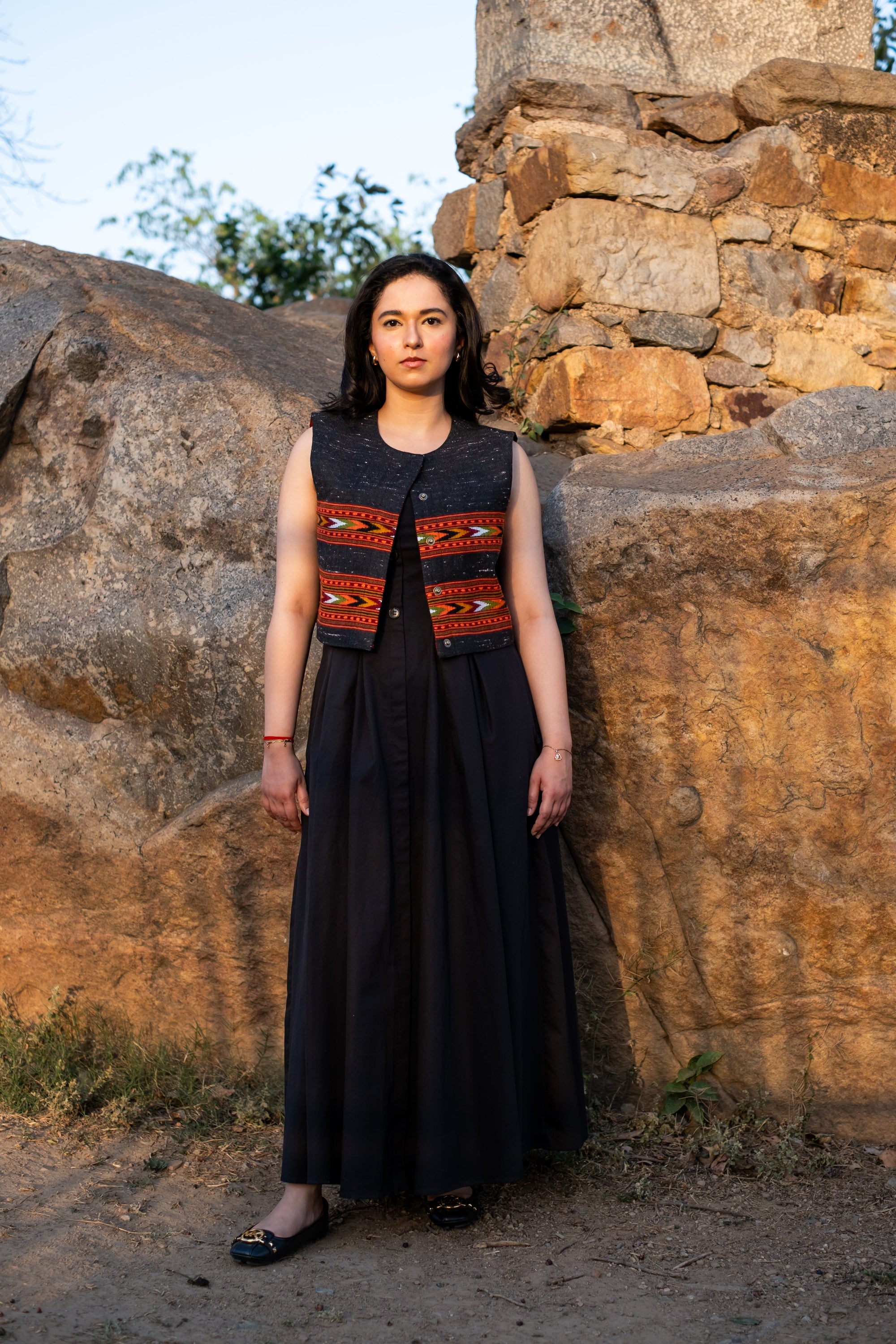 Monal Sleeveless Jacket ~ Black