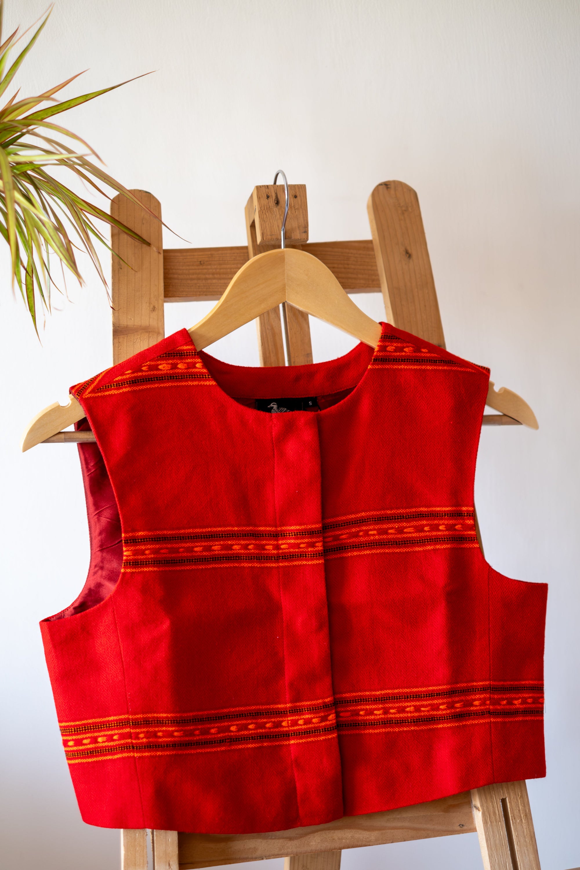 Monal Sleeveless Jacket ~ Red ~ US4