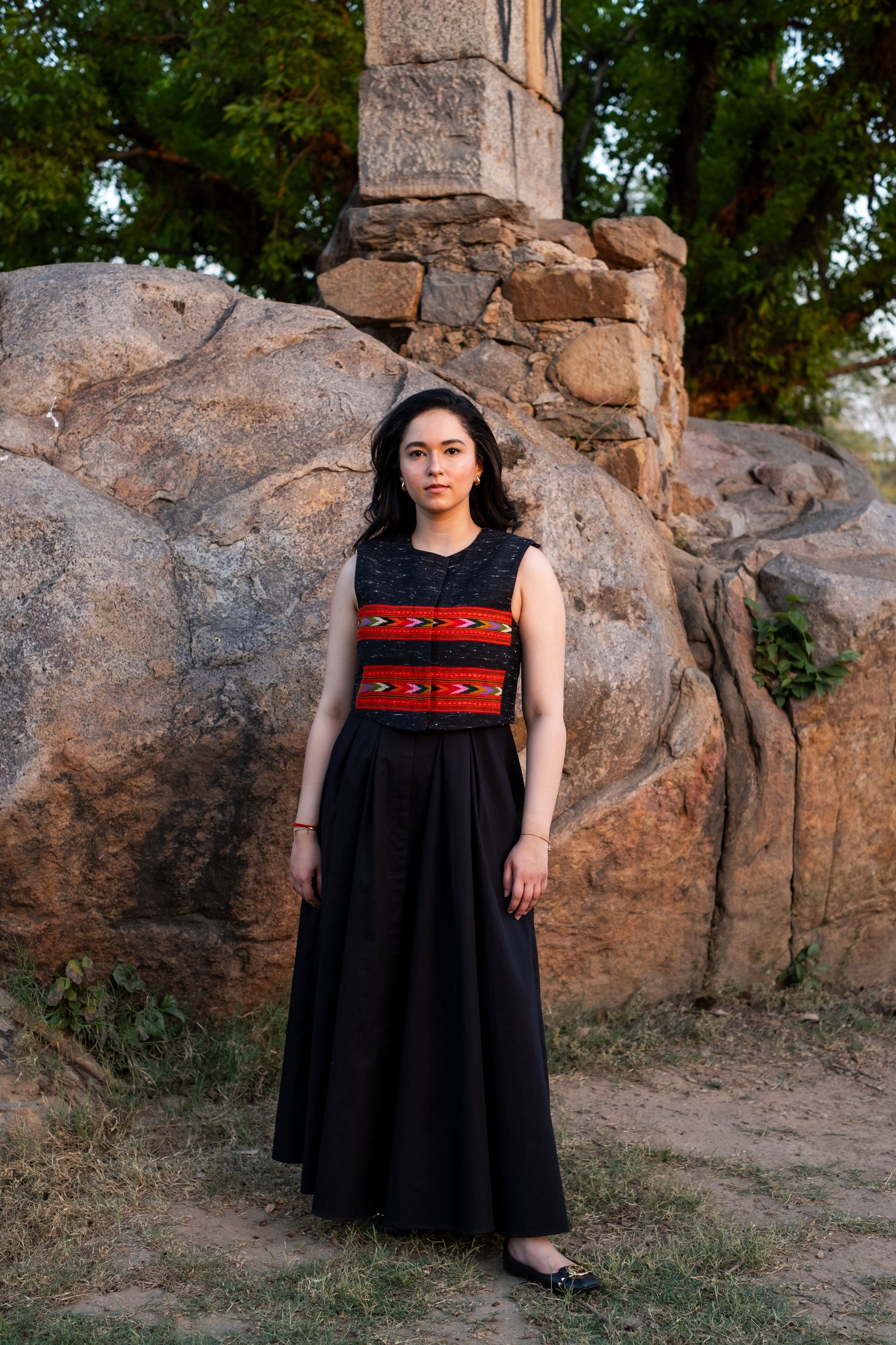Monal Sleeveless Jacket ~ Black