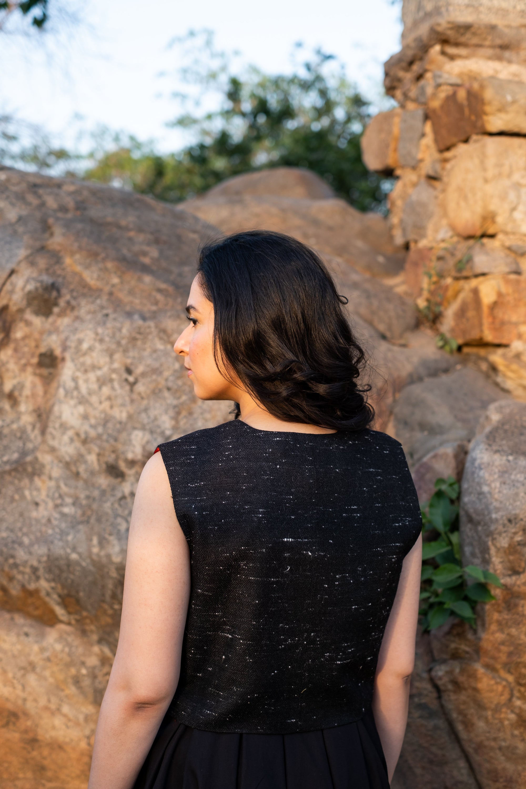 Monal Sleeveless Jacket ~ Black