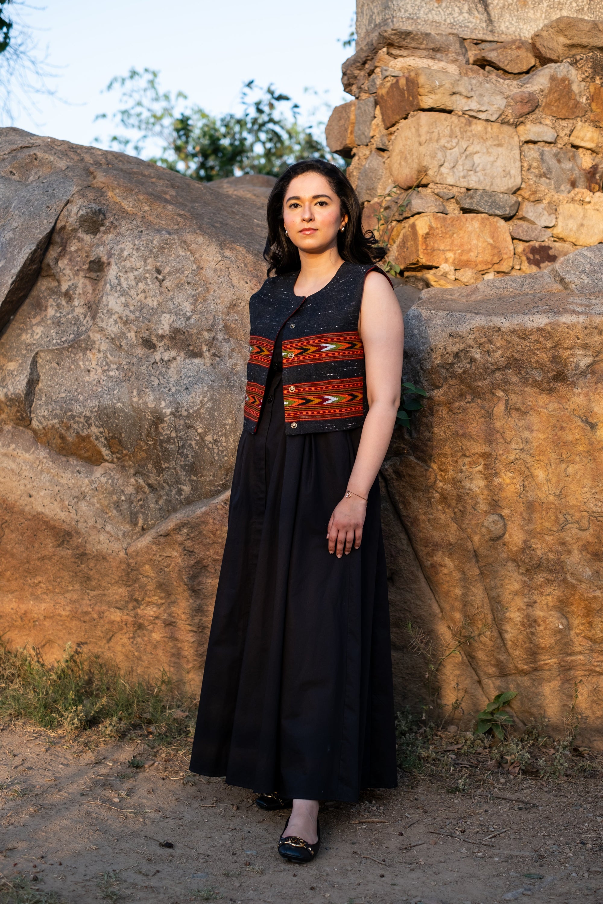 Monal Sleeveless Jacket ~ Black
