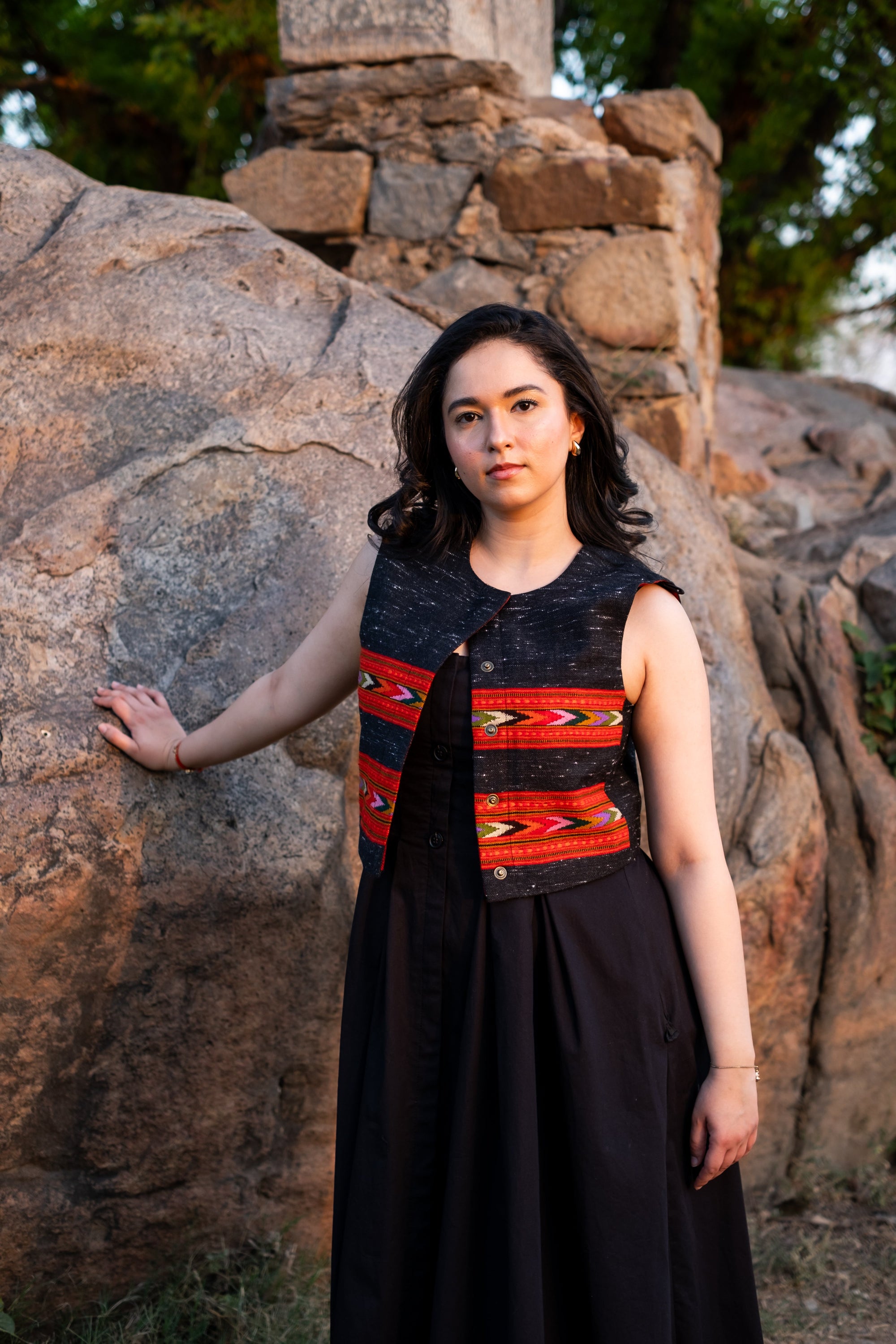 Monal Sleeveless Jacket ~ Black