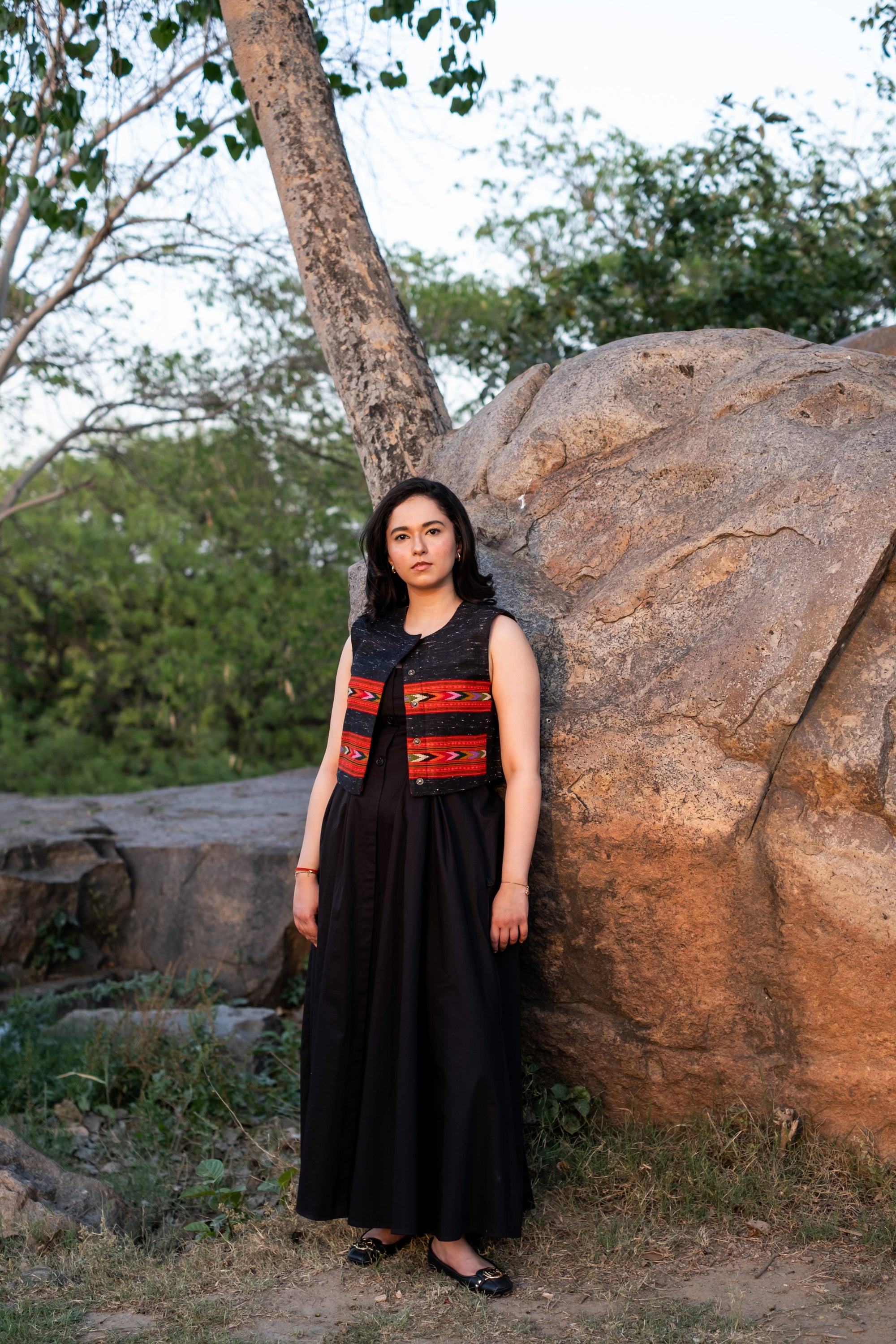 Monal Sleeveless Jacket ~ Black